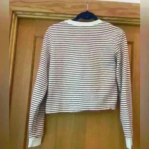 Pull & Bear Women’s Cropped striped Crew Neck Sweatshirt. Size small. - Picture 3 of 4